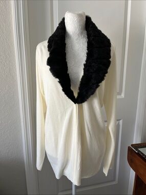 Laura Scott Egret Cardigan with Black Faux Fur Collar NWT